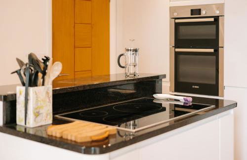 Creek View - A Tranquil Waterside Retreat with a Touch of Luxury and Pontoon - Photo 12