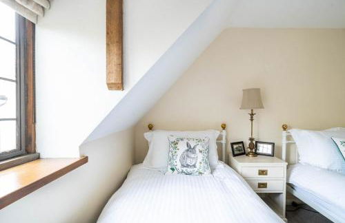 Cotswold Thatched Cottage - Photo 40