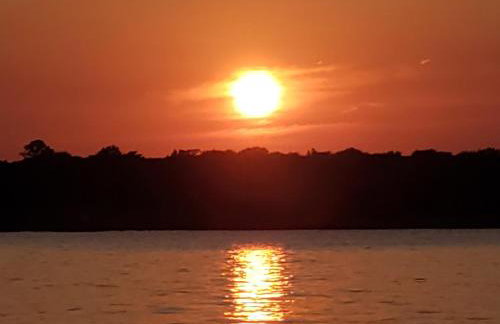 Fully furnished lakefront Retreat - Foto 1