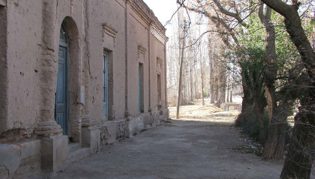 Escursione alla diga di Los Reyunos - Foto 2, Strada del villaggio del 25 de Mayo