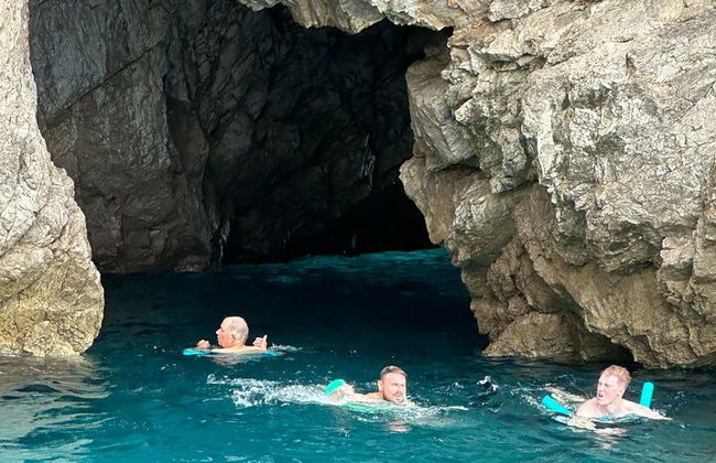 Crucero al atardecer por la costa de Capri y Sorrento en barco Todo incluido - Foto 12