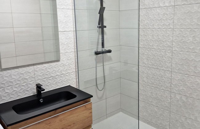 Beautiful Holiday Apartment in Uzes With Balcony - Foto 14