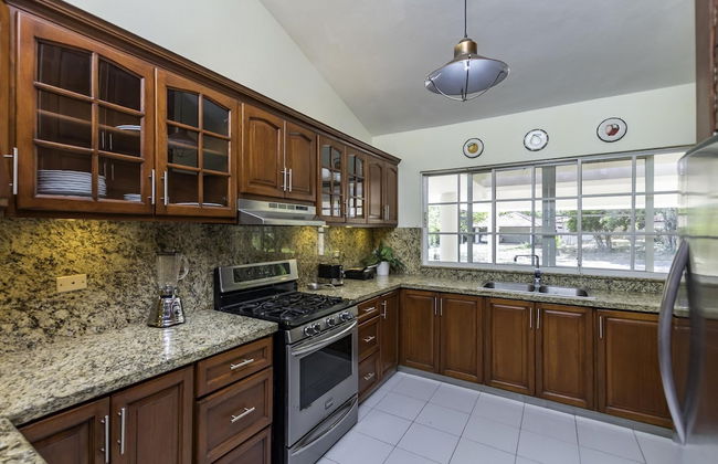 Casa de Campo Villa for Rent in Caribbean Style - With Pool Jacuzzi and Volleyball net - Foto 28