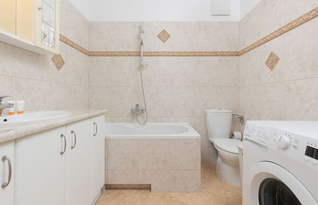 Belgradzka Apartment Warsaw by Renters - Photo 17