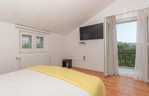 Awesome Home In Ruzic With Jacuzzi - Foto 28