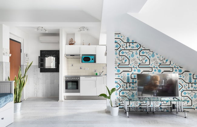 Royal Court Apartments - Photo 11