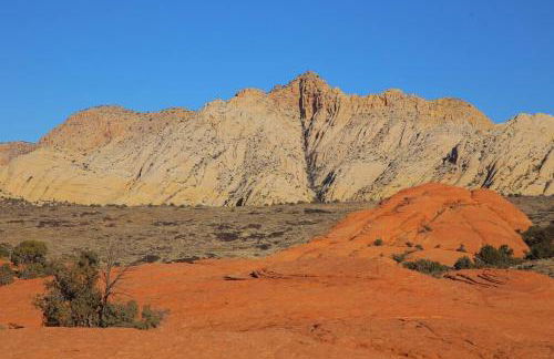 Cozy Zion farmhouse, cool or hot swim spa, fireplace & firepit - Foto 44
