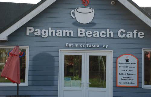 Wow I'm living on the beach. Luxury 4 bed sleeps 8 - Photo 3