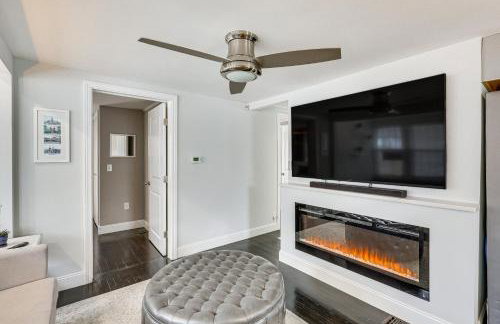 Modern Terryville Cottage with Deck and Lake View! - Foto 6