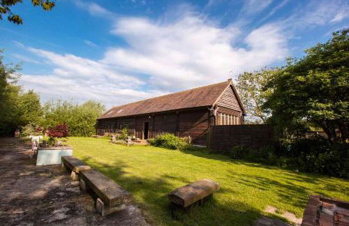 The Timber Barn South Downs West Sussex Sleeps 18 - Foto 1