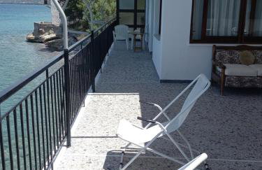 Ekie Apartment with sea view - Photo 8