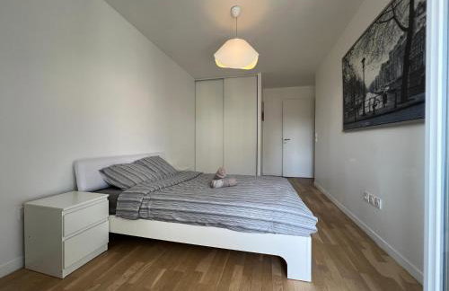 Lumière Parisienne Spacious 2BR Apartment with Terrace Free Parking Near Metro Line 13 - Foto 13