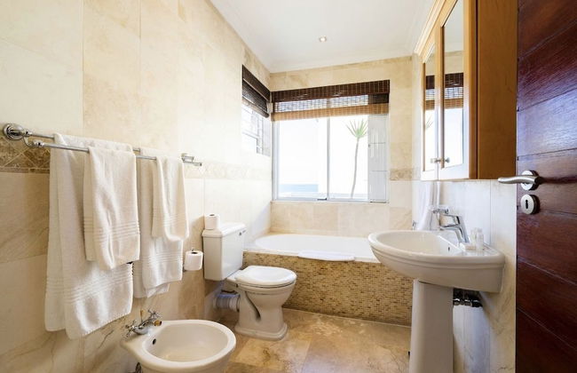 Bantry Beach Luxury Suites - Photo 57