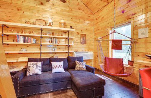 Cozy Upstate New York Getaway with Fire Pit! - Foto 9