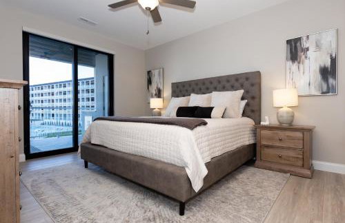 Topsider Condo w/ Stunning Lake Views, Shuffleboard & King Beds - Foto 19