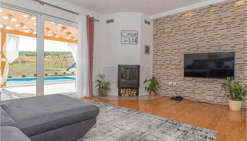 Awesome Home In Ruzic With Jacuzzi - Foto 4