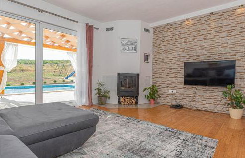 Awesome Home In Ruzic With Jacuzzi - Foto 4