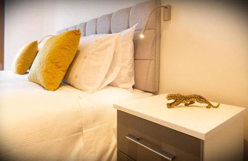 Cosy 1 Bed Apartment in Centre of St Albans - FREE Parking - 5 min walk to St Albans city centre & Railway station - Big Savings on Longer Stays!! - Photo 8