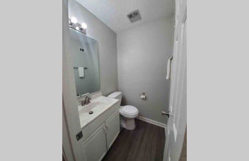 Modern Designer Townhouse 2Br Ideal for Long Stays! - Foto 18