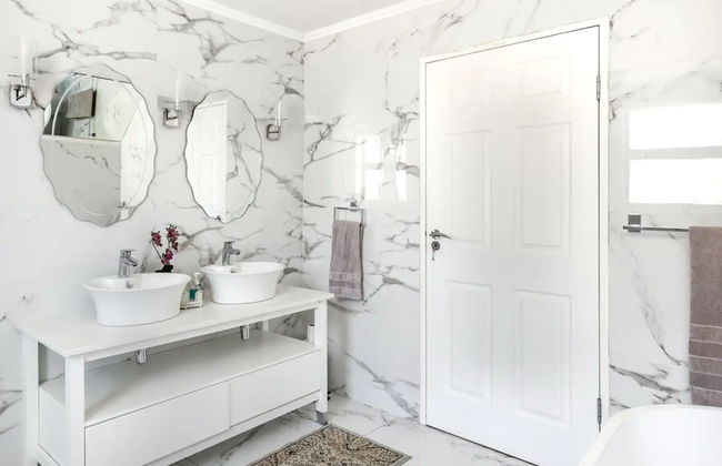 3 Bedroom Hilltop Home With Spectacular Views - Foto 25