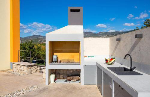 Luxury Villa Oštro with pool & Krk bridge view - Photo 75