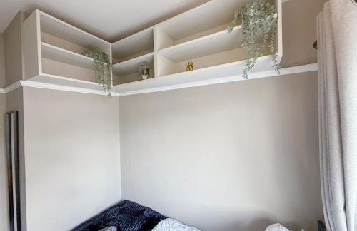 Spacious 3BDR House in New Malden with FREE Parking and Garden near Kingston upon Thames, Wimbledon & Raynes Park by NourNest Apartments - Foto 28