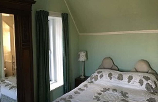 Garvault House - Photo 2