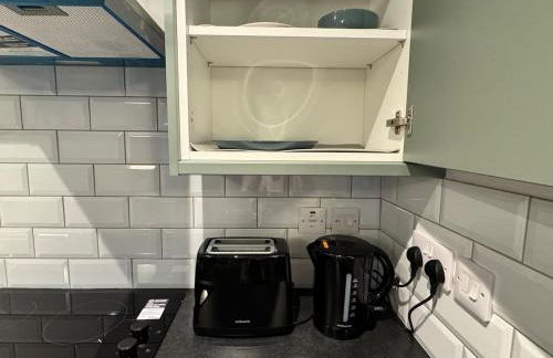 5 Town centre, entire flat, free parking king bed - Foto 7