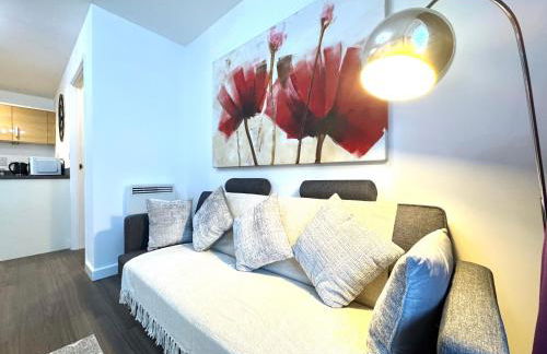 VIPAbodes at The Nankeville Woking - Photo 2