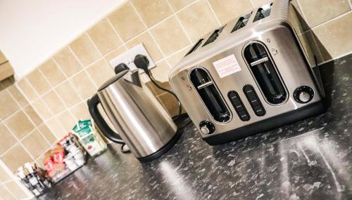 3Bedroom EnSuite SofaBed Sleeps upto 6 Contractors Families Long or Short Stay Free Parking WIFI - Foto 2