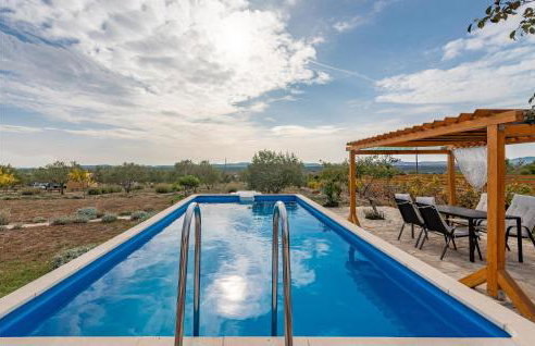 Awesome Home In Krkovic With Sauna - Photo 10