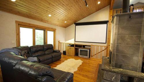 Stately and Unique Cabin Rental with a Wood-Burning Stove near Logan, Utah - Foto 2