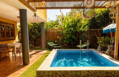 Casa Con Piscina en el Centro - Photo 1