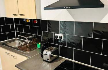 Bespoke 2 Bedroom Apt Derby City - Foto 13