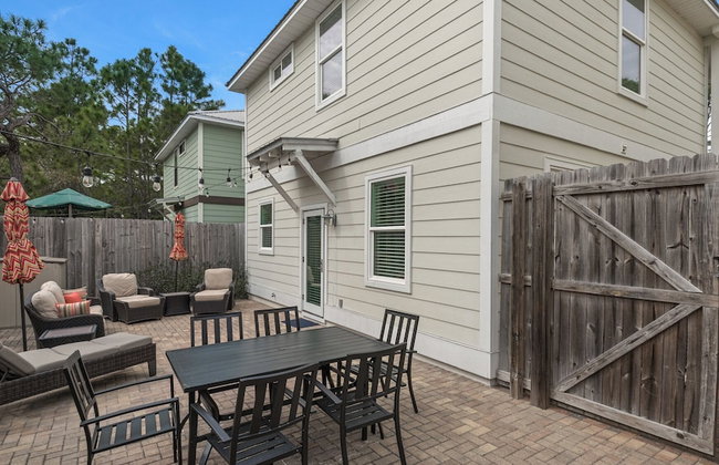 Beach Cottage w/ Backyard Oasis - Quiet Neighborhood in BMB - Foto 25