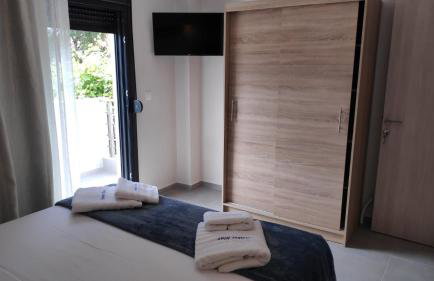 Amber Blue - Photo 14