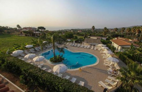 1 Bedroom Amazing Apartment In Ricadi - Foto 1