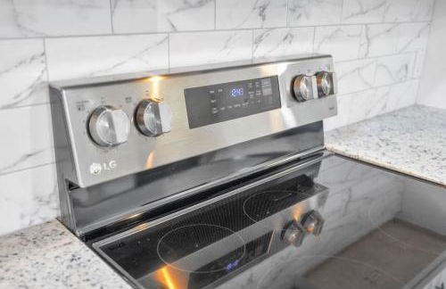 Single Story Pet Friendly Home, with Fenced Yard, Fire Pit, 5min to Downtown!! - Foto 40