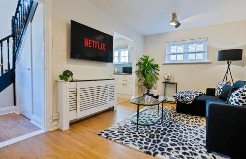 The Tudor Escape - 3 Bedroom House in Canterbury City Centre with Parking - Foto 7