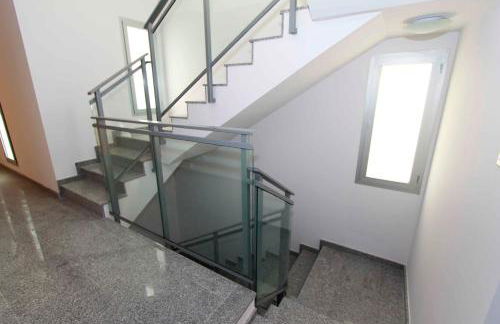 Apartamentos Hiedra y Tapinería Mercado Central - Photo 19