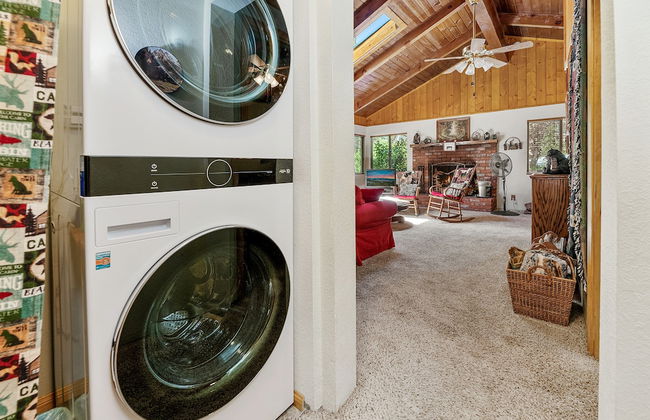 Catalina Retreat -Cozy mountain home in a tree filled neighborhood, plenty of games and a hot tub! - Foto 35