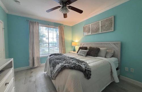 Modern condo right across from beach and pool - Foto 6