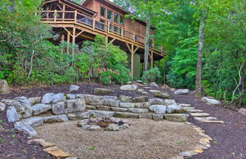 Couples Treehouse Retreat with Hot Tub and Views - Foto 2