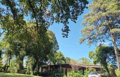 Chalé alpino em canela rs todo mobiliado com cozinha lareira split Wi-Fi 2 quartos perto do centro - Foto 3