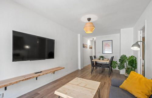 3 dormitorios, 2 baños y balcón - Foto 13