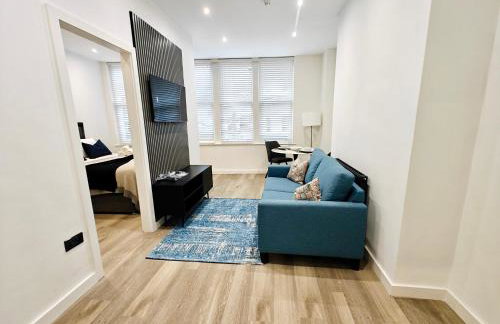 Contemporary 1-Bed Flat by Bury Metro link - Foto 2