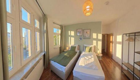 Große Wohnung mit 3 Schlafzimmern & 6 Boxspringbetten, WLAN, Smart TV, Parkplatz, Waschmaschine & Trockner - Foto 4