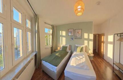 Große Wohnung mit 3 Schlafzimmern & 6 Boxspringbetten, WLAN, Smart TV, Parkplatz, Waschmaschine & Trockner - Foto 4