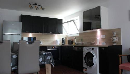 Appartement neuf 2 chambres avec jardin 2 places de parking securise a 300 metres de la plage - Foto 3