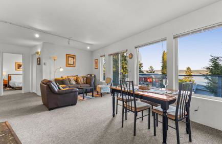 Incredible Water Views, Deck Relaxing Retreat Greenbank Getaway by Avantstay - Foto 28